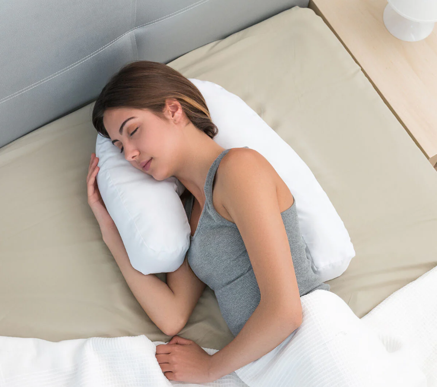 ergonomický vankúš v tvare U s otvorom pre ucho